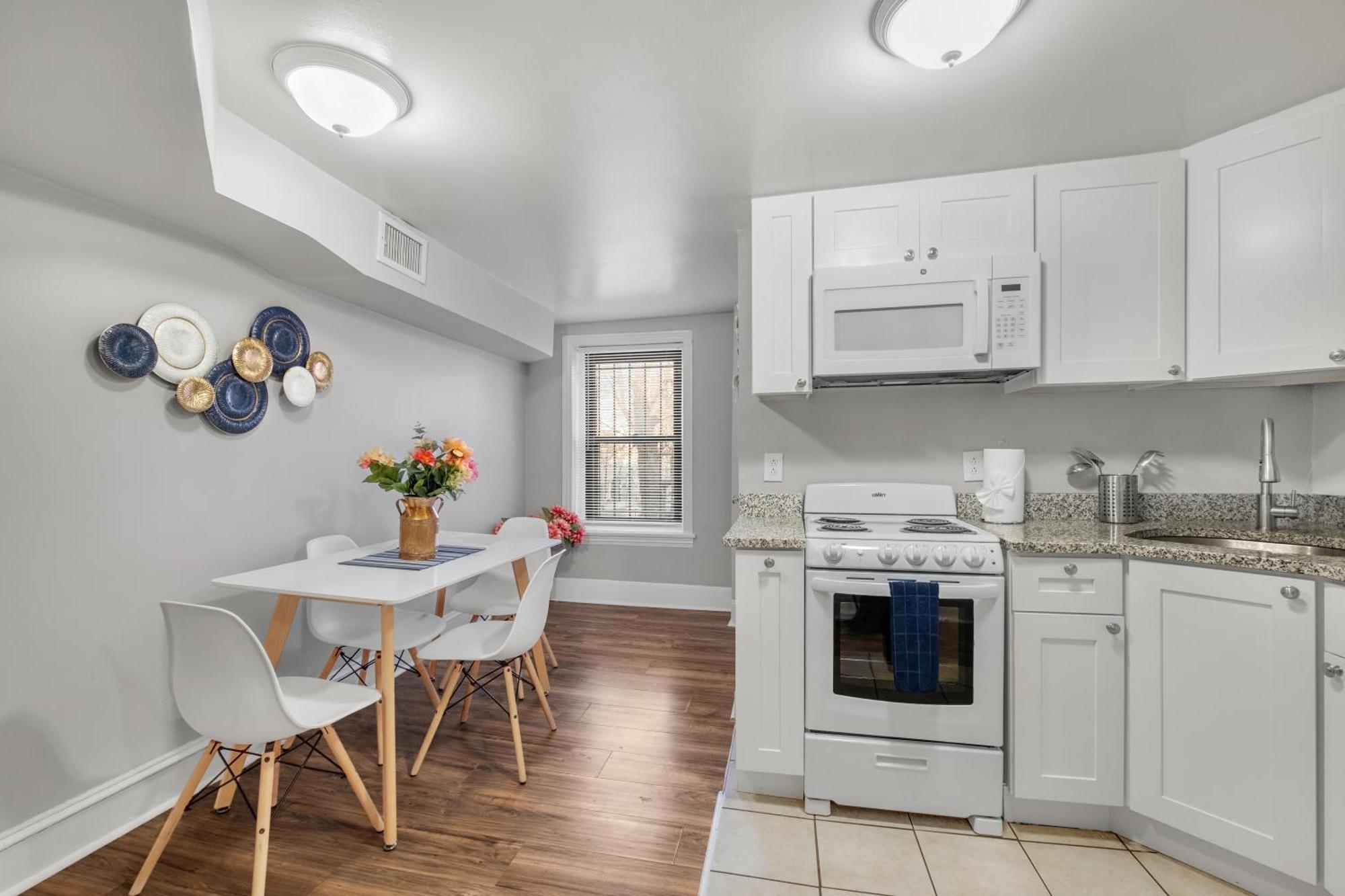Апартаменты Spacious 2Br In Univ City Филадельфия Экстерьер фото